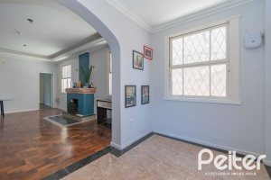 Casa à venda com 134m², 2 dormitórios, 2 suítes, 2 vagas, no bairro Vila Assunção em Porto Alegre