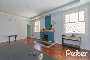 Casa à venda com 134m², 2 dormitórios, 2 suítes, 2 vagas, no bairro Vila Assunção em Porto Alegre