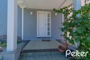 Casa à venda com 134m², 2 dormitórios, 2 suítes, 2 vagas, no bairro Vila Assunção em Porto Alegre