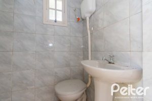 Casa à venda com 134m², 2 dormitórios, 2 suítes, 2 vagas, no bairro Vila Assunção em Porto Alegre