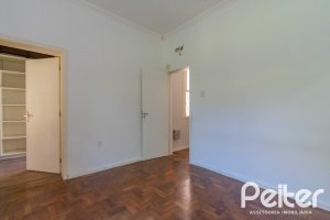 Casa à venda com 134m², 2 dormitórios, 2 suítes, 2 vagas, no bairro Vila Assunção em Porto Alegre