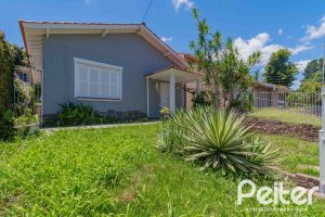 Casa à venda com 134m², 2 dormitórios, 2 suítes, 2 vagas, no bairro Vila Assunção em Porto Alegre