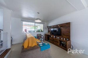 Casa em Condomínio à venda com 126m², 3 dormitórios, 1 suíte, 2 vagas, no bairro Tristeza em Porto Alegre