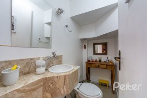 Casa em Condomínio à venda com 126m², 3 dormitórios, 1 suíte, 2 vagas, no bairro Tristeza em Porto Alegre