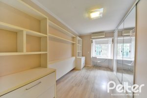 Casa em Condomínio à venda com 358m², 3 dormitórios, 3 suítes, 4 vagas, no bairro Terra Ville em PORTO ALEGRE