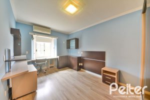 Casa em Condomínio à venda com 358m², 3 dormitórios, 3 suítes, 4 vagas, no bairro Terra Ville em PORTO ALEGRE