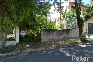 Terreno à venda com 726m², no bairro Tristeza em Porto Alegre