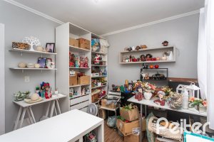 Casa em Condomínio à venda com 132m², 3 dormitórios, 1 suíte, 2 vagas, no bairro Vila Nova em PORTO ALEGRE