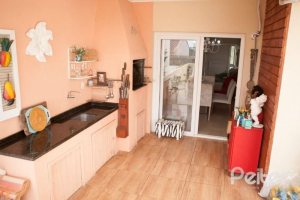 Casa em Condomínio à venda com 132m², 3 dormitórios, 1 suíte, 2 vagas, no bairro Vila Nova em PORTO ALEGRE