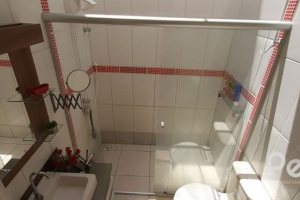 Casa em Condomínio à venda com 132m², 3 dormitórios, 1 suíte, 2 vagas, no bairro Vila Nova em PORTO ALEGRE