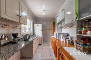 Casa à venda com 143m², 3 dormitórios, 2 suítes, 1 vaga, no bairro Ipanema em Porto Alegre