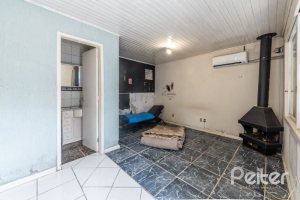 Casa à venda com 143m², 3 dormitórios, 2 suítes, 1 vaga, no bairro Ipanema em Porto Alegre