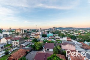 Apartamento à venda com 133m², 3 dormitórios, 1 suíte, 3 vagas, no bairro Tristeza em PORTO ALEGRE