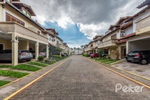 Casa em Condomínio à venda com 186m², 3 dormitórios, 1 suíte, 2 vagas, no bairro Ipanema em Porto Alegre