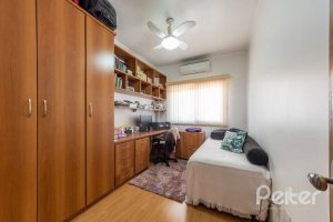 Casa em Condomínio à venda com 186m², 3 dormitórios, 1 suíte, 2 vagas, no bairro Ipanema em Porto Alegre