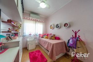 Casa em Condomínio à venda com 186m², 3 dormitórios, 1 suíte, 2 vagas, no bairro Ipanema em Porto Alegre