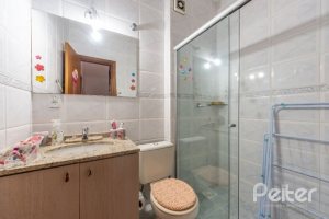 Casa em Condomínio à venda com 186m², 3 dormitórios, 1 suíte, 2 vagas, no bairro Ipanema em Porto Alegre