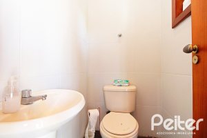 Casa à venda com 150m², 3 dormitórios, 1 suíte, 2 vagas, no bairro Ipanema em Porto Alegre