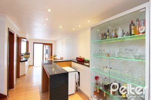 Casa à venda com 150m², 3 dormitórios, 1 suíte, 2 vagas, no bairro Ipanema em Porto Alegre