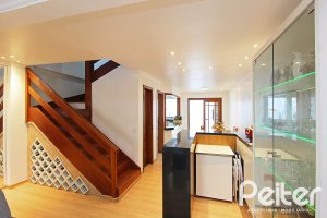 Casa à venda com 150m², 3 dormitórios, 1 suíte, 2 vagas, no bairro Ipanema em Porto Alegre