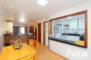 Casa à venda com 150m², 3 dormitórios, 1 suíte, 2 vagas, no bairro Ipanema em Porto Alegre