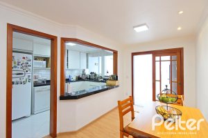 Casa à venda com 150m², 3 dormitórios, 1 suíte, 2 vagas, no bairro Ipanema em Porto Alegre