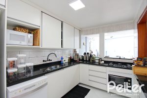 Casa à venda com 150m², 3 dormitórios, 1 suíte, 2 vagas, no bairro Ipanema em Porto Alegre