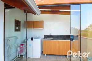 Casa à venda com 150m², 3 dormitórios, 1 suíte, 2 vagas, no bairro Ipanema em Porto Alegre