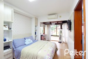 Casa à venda com 150m², 3 dormitórios, 1 suíte, 2 vagas, no bairro Ipanema em Porto Alegre