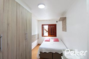 Casa à venda com 150m², 3 dormitórios, 1 suíte, 2 vagas, no bairro Ipanema em Porto Alegre