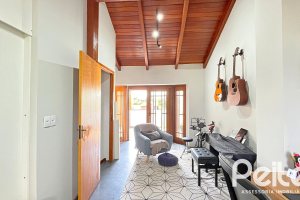 Casa à venda com 150m², 3 dormitórios, 1 suíte, 2 vagas, no bairro Ipanema em Porto Alegre