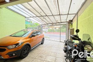 Casa à venda com 150m², 3 dormitórios, 1 suíte, 2 vagas, no bairro Ipanema em Porto Alegre