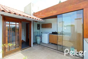 Casa à venda com 150m², 3 dormitórios, 1 suíte, 2 vagas, no bairro Ipanema em Porto Alegre