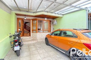 Casa à venda com 150m², 3 dormitórios, 1 suíte, 2 vagas, no bairro Ipanema em Porto Alegre