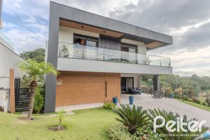 Casa em Condomínio à venda com 359m², 4 dormitórios, 4 suítes, 4 vagas, no bairro Alphaville em PORTO ALEGRE