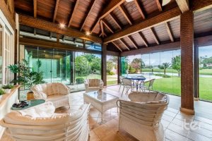 Casa em Condomínio à venda com 449m², 3 dormitórios, 3 suítes, 6 vagas, no bairro Terra Ville em PORTO ALEGRE