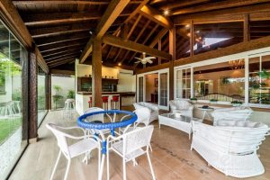 Casa em Condomínio à venda com 449m², 3 dormitórios, 3 suítes, 6 vagas, no bairro Terra Ville em PORTO ALEGRE