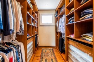 Casa em Condomínio à venda com 449m², 3 dormitórios, 3 suítes, 6 vagas, no bairro Terra Ville em PORTO ALEGRE