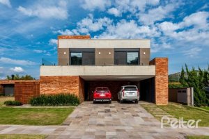 Casa em Condomínio à venda com 488m², 4 dormitórios, 4 suítes, 3 vagas, no bairro Alphaville em PORTO ALEGRE