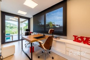 Casa em Condomínio à venda com 488m², 4 dormitórios, 4 suítes, 3 vagas, no bairro Alphaville em PORTO ALEGRE