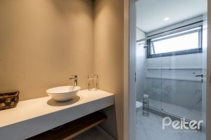 Casa em Condomínio à venda com 488m², 4 dormitórios, 4 suítes, 3 vagas, no bairro Alphaville em PORTO ALEGRE