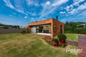 Casa em Condomínio à venda com 488m², 4 dormitórios, 4 suítes, 3 vagas, no bairro Alphaville em PORTO ALEGRE