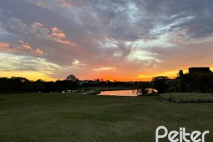 Terreno em condomínio à venda com 1046m², no bairro Terra Ville em PORTO ALEGRE