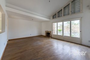 Casa à venda com 174m², 3 dormitórios, 1 suíte, 2 vagas, no bairro Vila Assunção em Porto Alegre