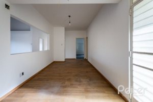 Casa à venda com 174m², 3 dormitórios, 1 suíte, 2 vagas, no bairro Vila Assunção em Porto Alegre