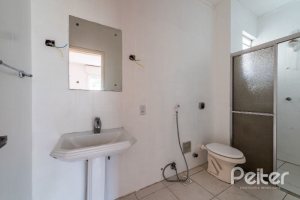 Casa à venda com 174m², 3 dormitórios, 1 suíte, 2 vagas, no bairro Vila Assunção em Porto Alegre