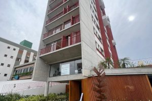 Apartamento à venda com 91m², 2 dormitórios, 2 suítes, 2 vagas, no bairro Menino Deus em Porto Alegre