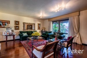 Casa em Condomínio à venda com 400m², 5 dormitórios, 2 suítes, 3 vagas, no bairro Cavalhada em PORTO ALEGRE