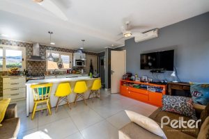 Casa em Condomínio à venda com 400m², 5 dormitórios, 2 suítes, 3 vagas, no bairro Cavalhada em PORTO ALEGRE