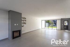 Casa em Condomínio à venda com 150m², 3 dormitórios, 3 suítes, 2 vagas, no bairro Hípica em PORTO ALEGRE